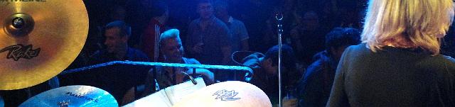 Kennedys Chelsea 2012-05-05_51.jpg - Die ersten Tanzwütigen